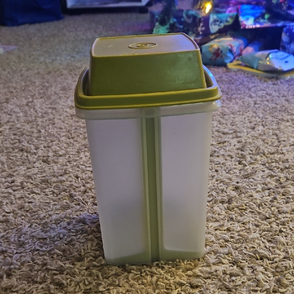 Tupperware Pickle Storage Container - Picture 1 of 4